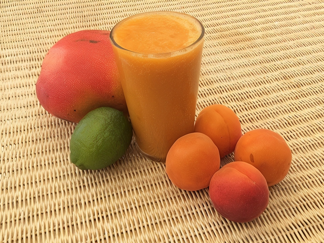 Apricot-Mango Smoothie