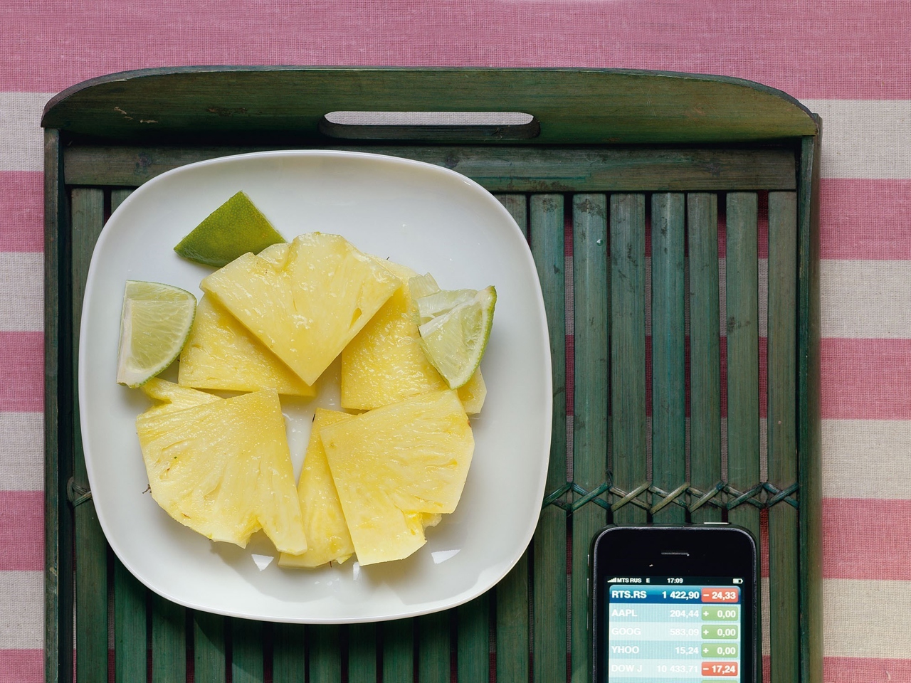 Pineapple with Lime and Honey