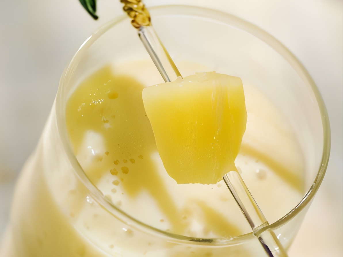 Pineapple Smoothie with Yogurt