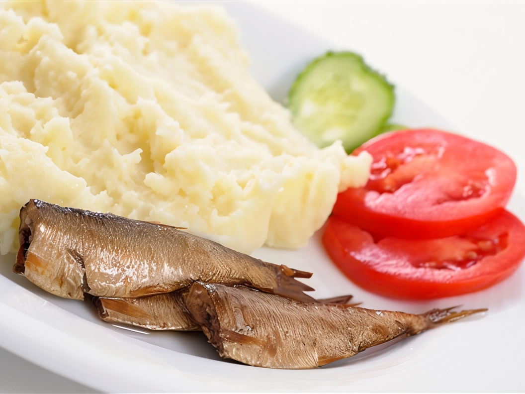 Anchovies or Sprats with Potatoes