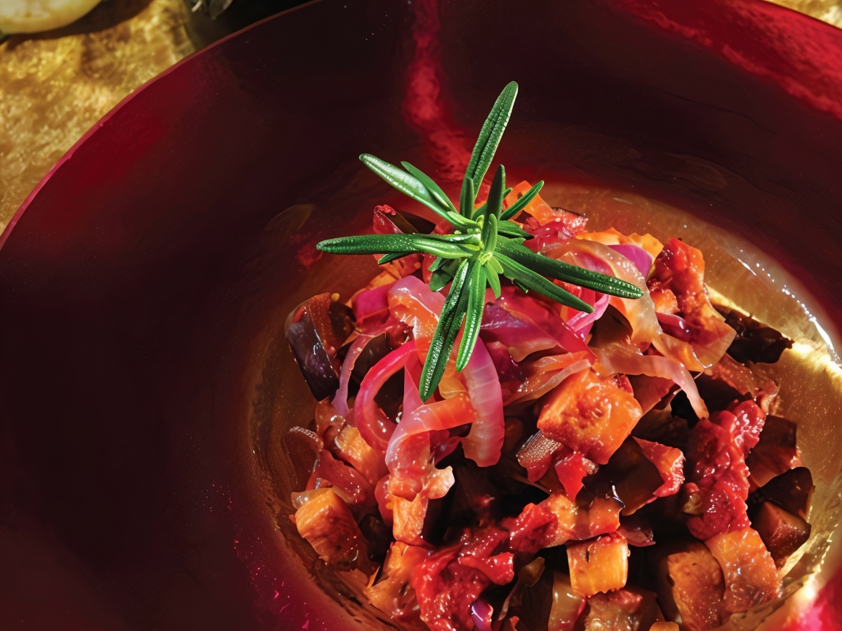 Eggplants with Onions in Cretan Sauce