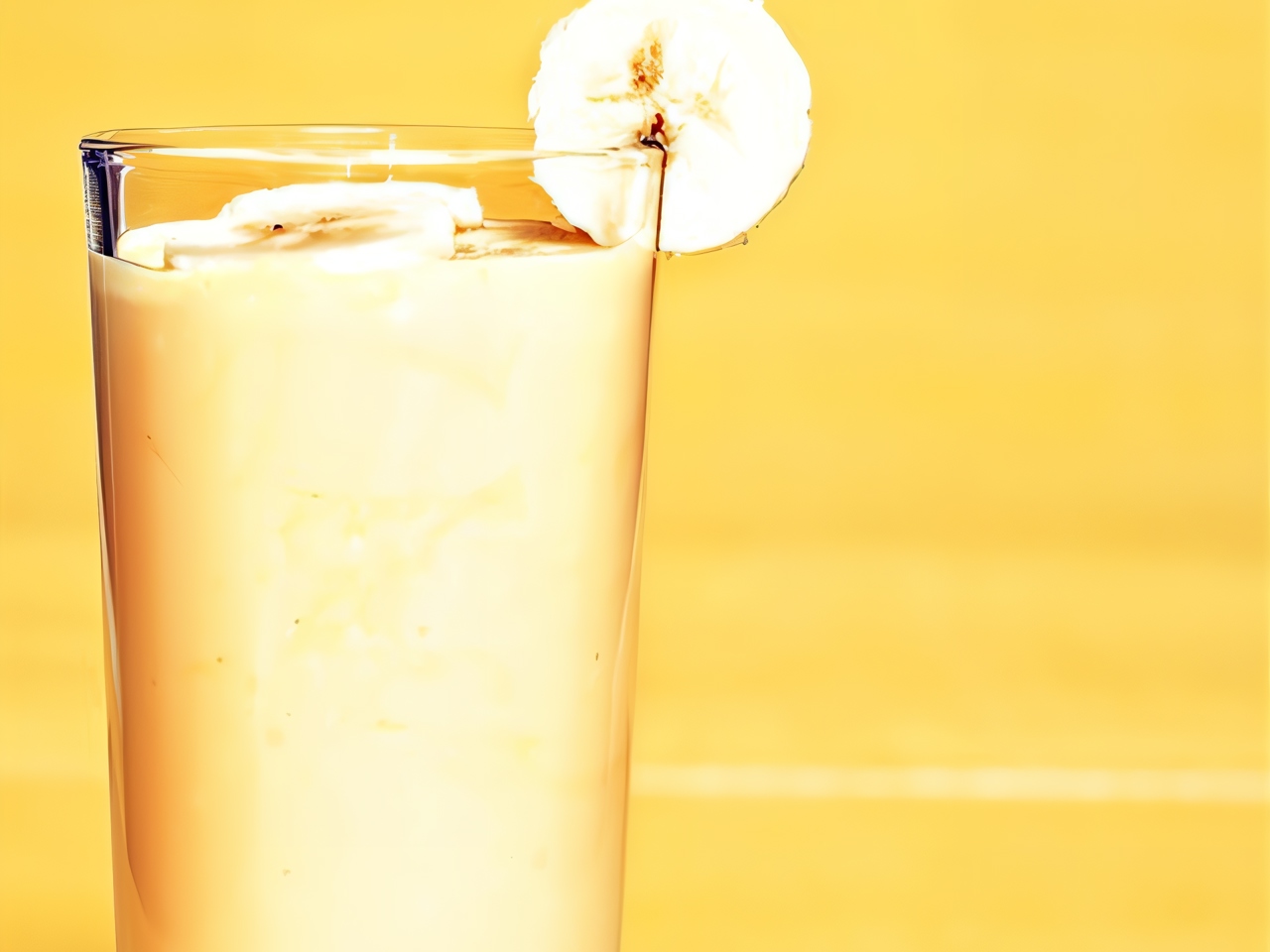 Banana Smoothie with Kefir and Honey