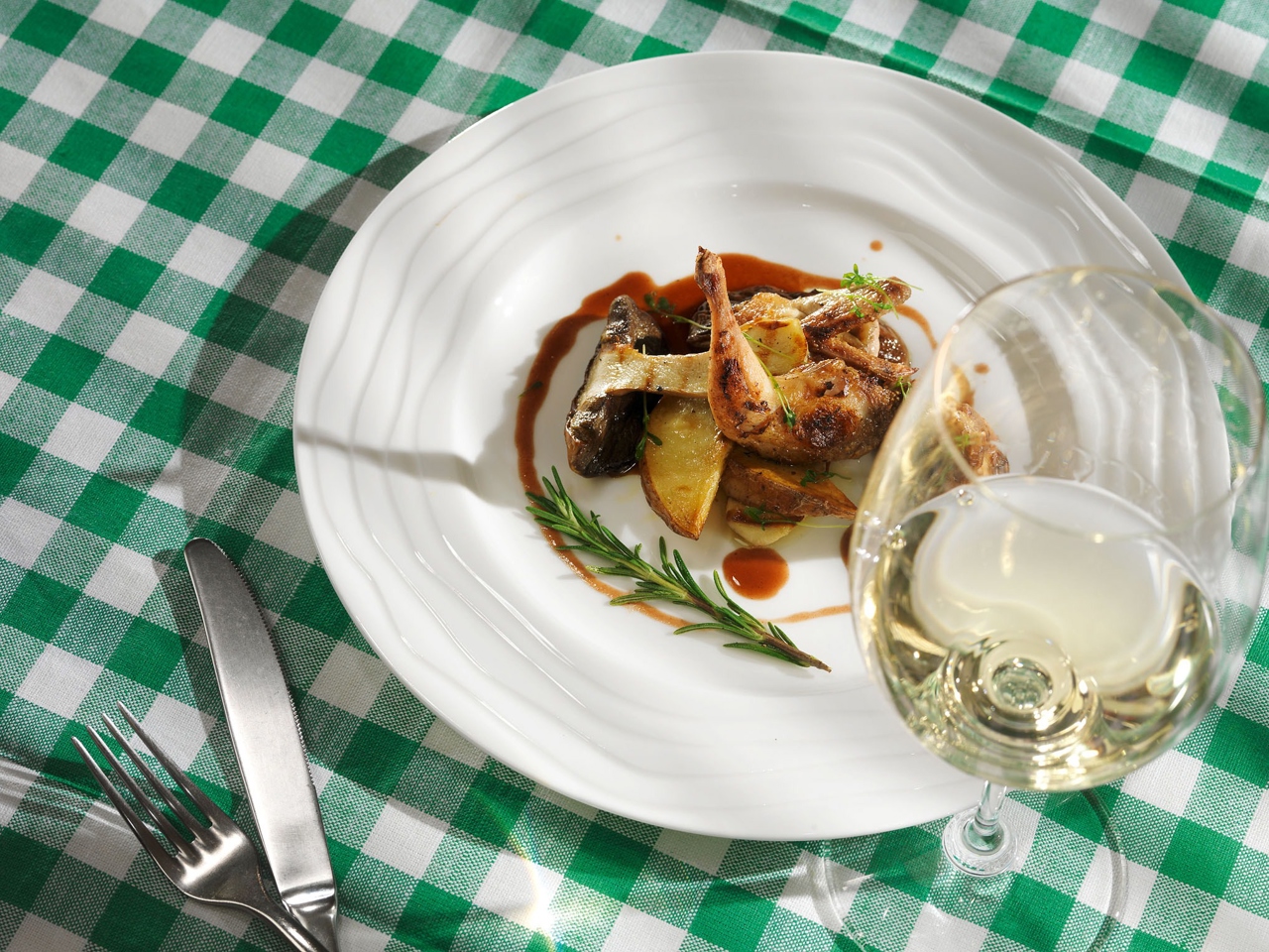 White Mushrooms with Fried Quail