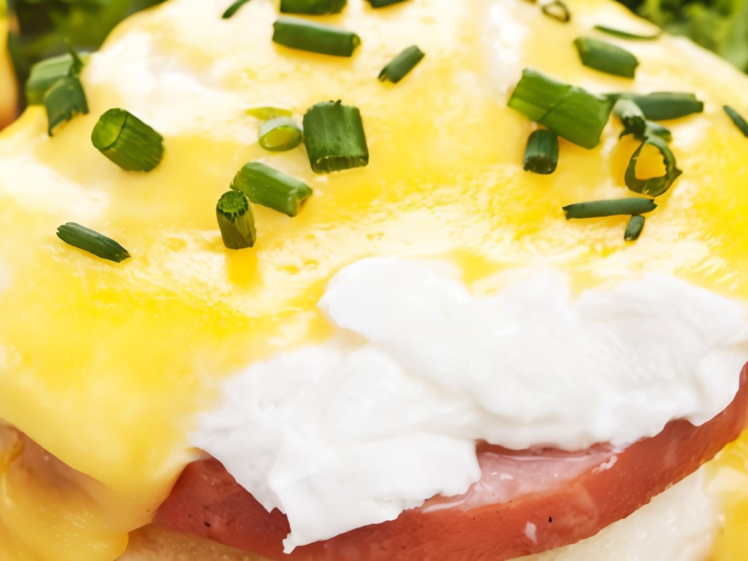 Eggs Benedict with Hollandaise Sauce