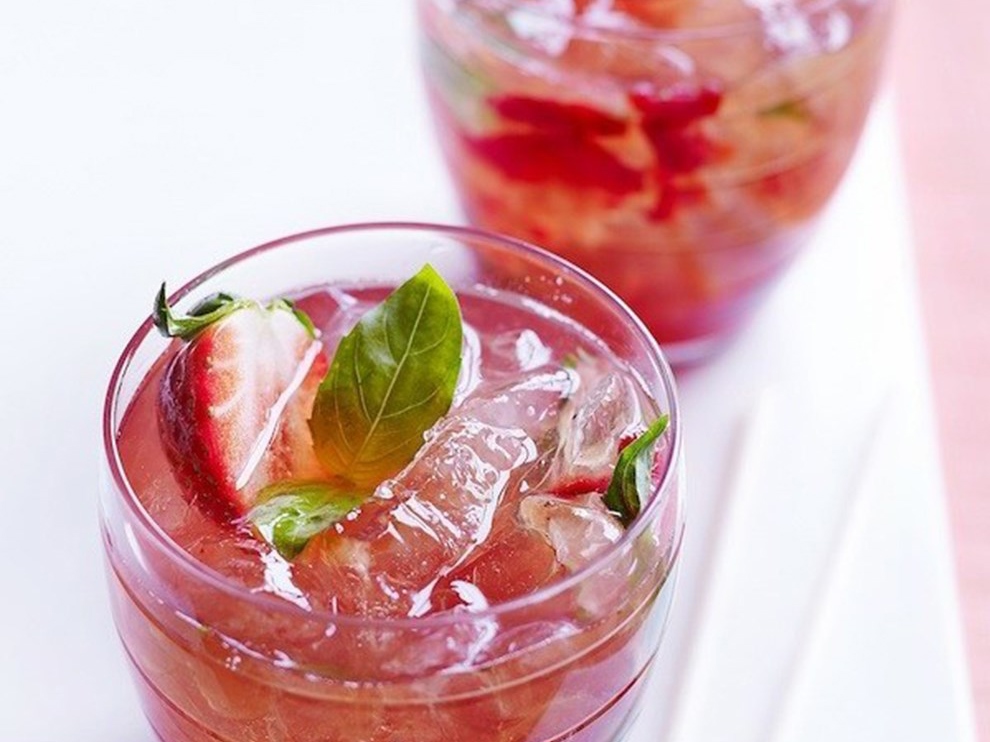 Strawberry Non-Alcoholic Mojito