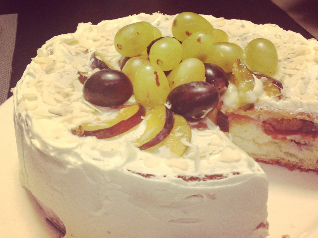 Sponge Cake with Plums