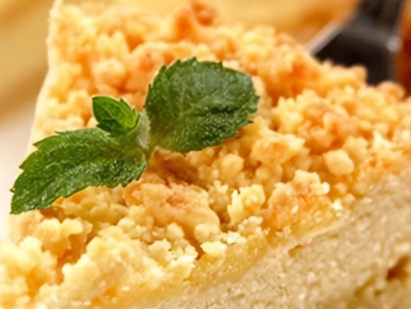 Quick Cottage Cheese Casserole with Creamy Crumble