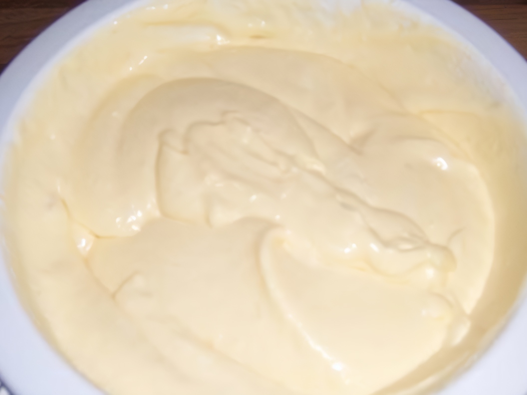 Quick Banana Mousse with Cream