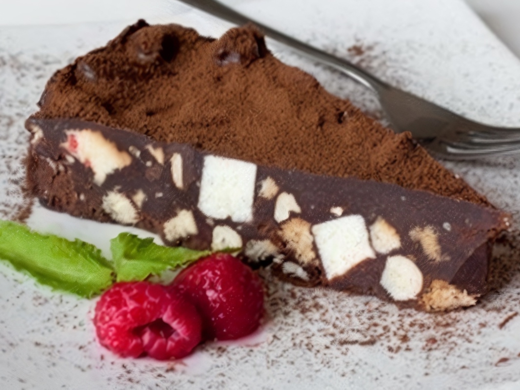 Quick No-Bake Chocolate Cookie Cake