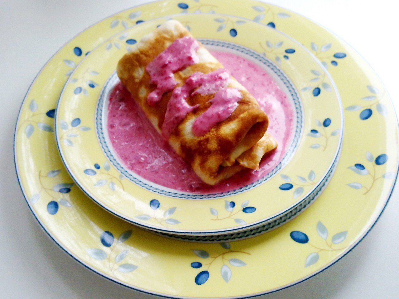 Pancakes with Mineral Water and Raspberry-Sour Cream Sauce