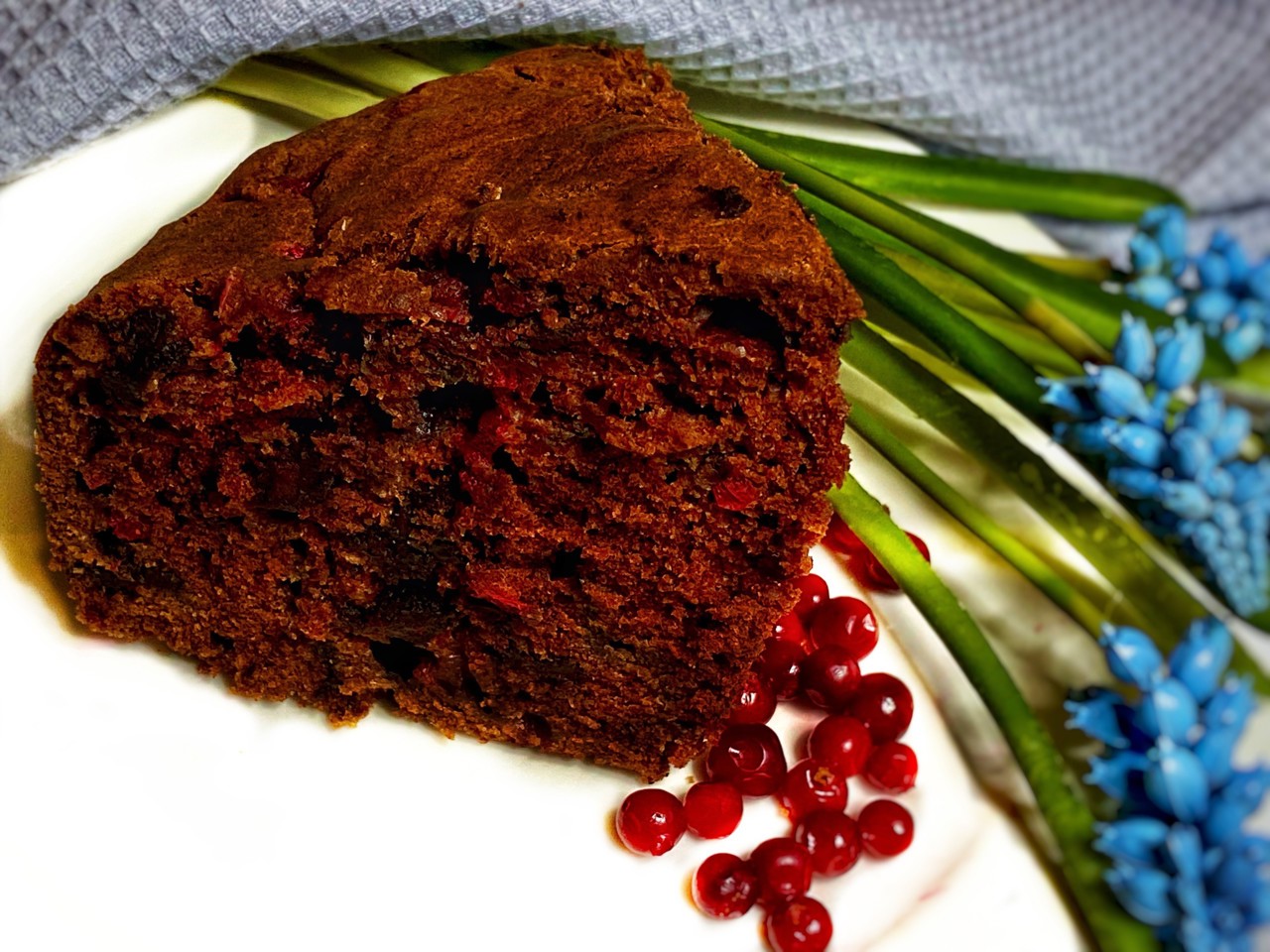Lingonberry Cake with Chocolate Chunks