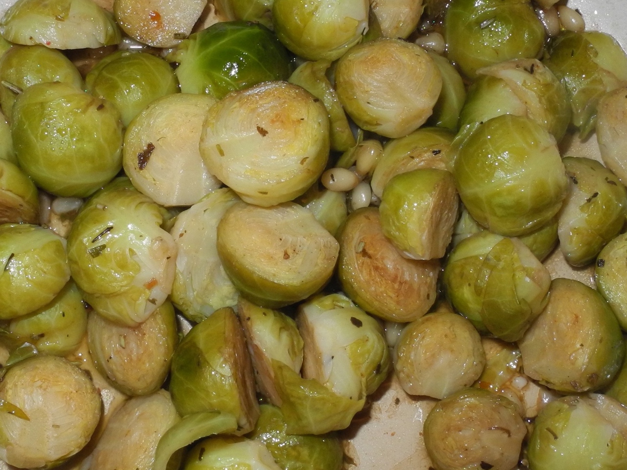 Brussels Sprouts with Balsamic Vinegar Sauce and Pine Nuts