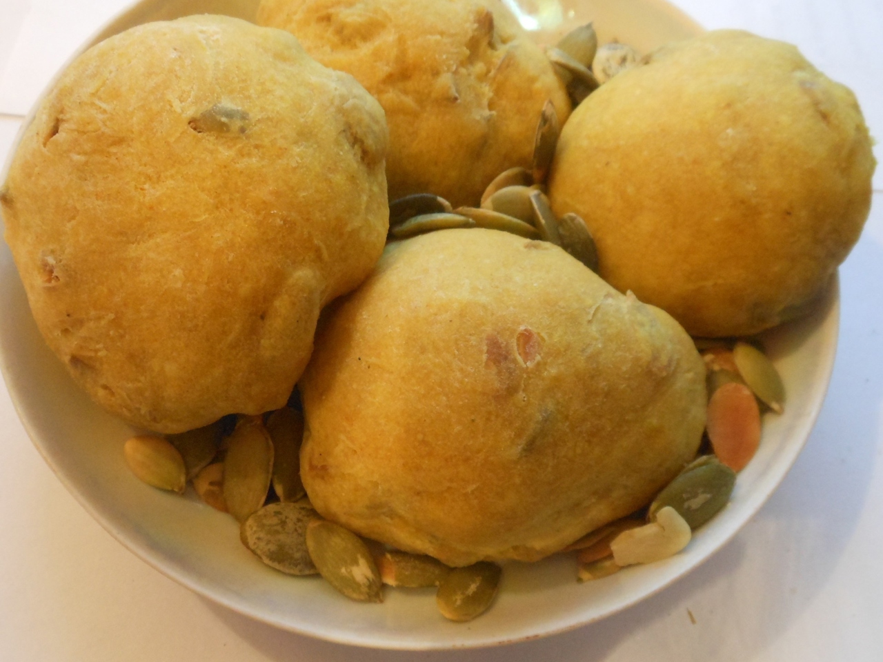 Curry and Pumpkin Seed Buns
