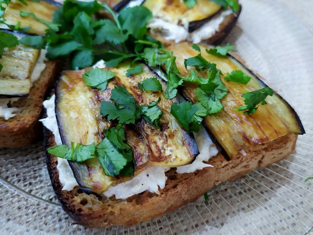 Sandwiches with Fried Eggplant
