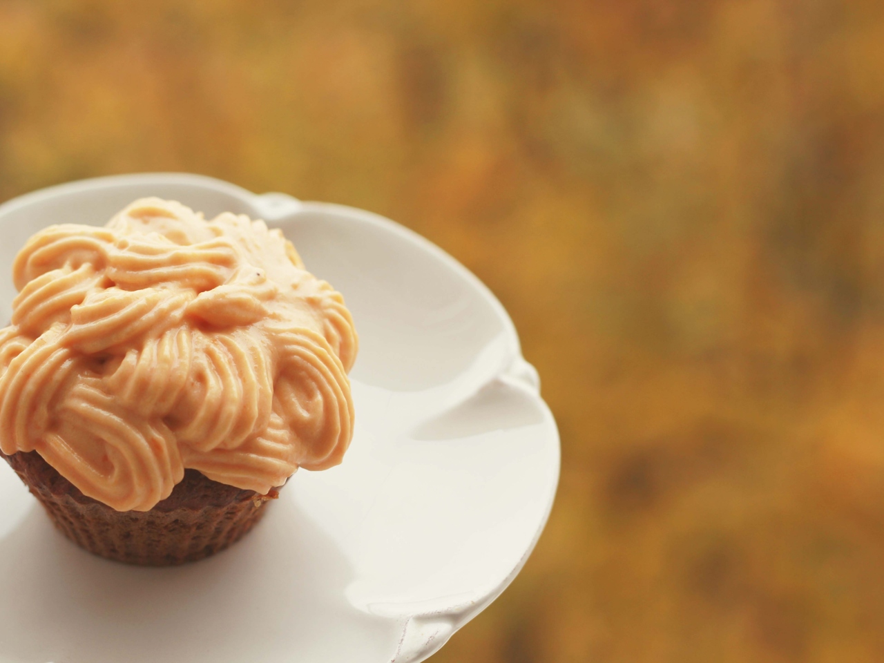 Whole Wheat Cupcakes with Spiced Pumpkin Cream