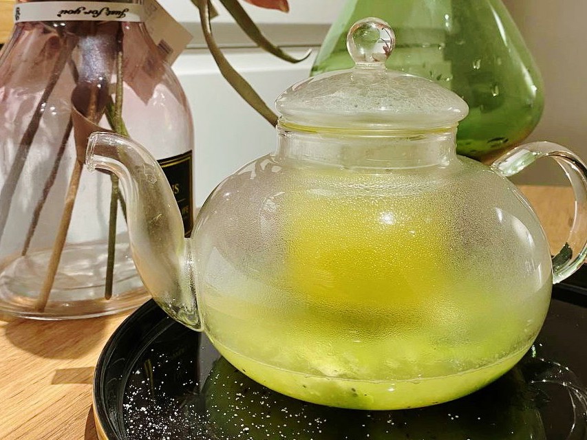Vanilla Tea with Kiwi and Passion Fruit