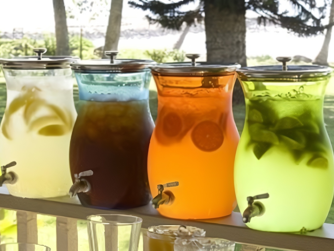 Blueberry Lemonade with Lemon