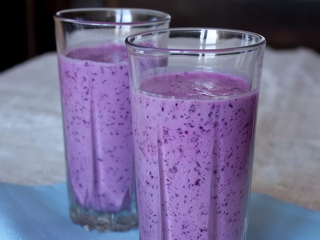 Blueberry Shake with Honey