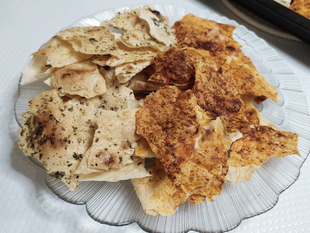 Lavash Chips with Paprika and Herbes de Provence