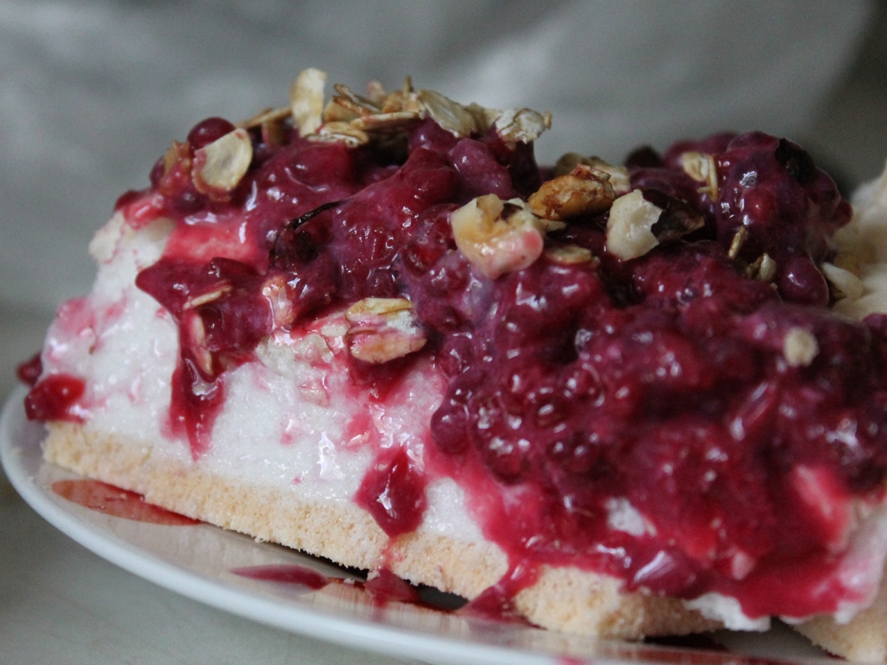 Pavlova Dessert with Raspberries and Granola