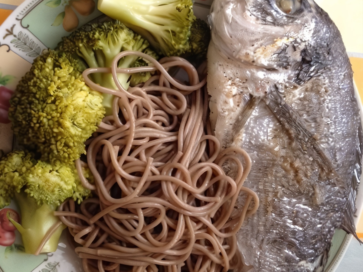 Dorado with Soba Noodles and Broccoli