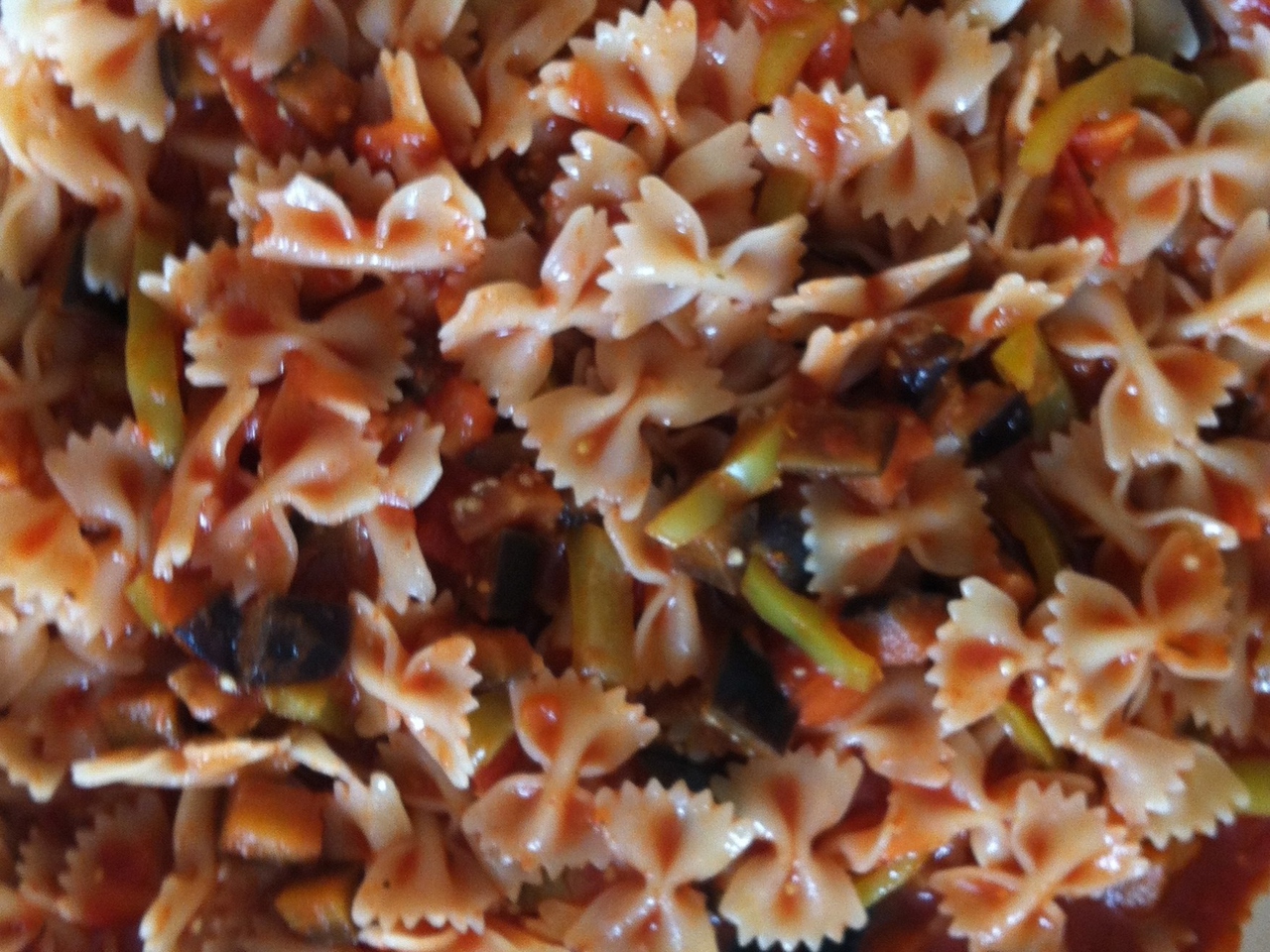Farfalle with Tomato Sauce and Vegetables