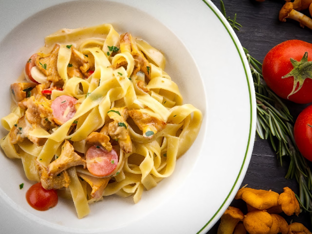 Fettuccine with Chanterelles and Tarragon