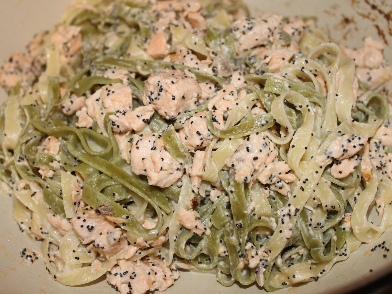 Fettuccine with Salmon in Cream Sauce