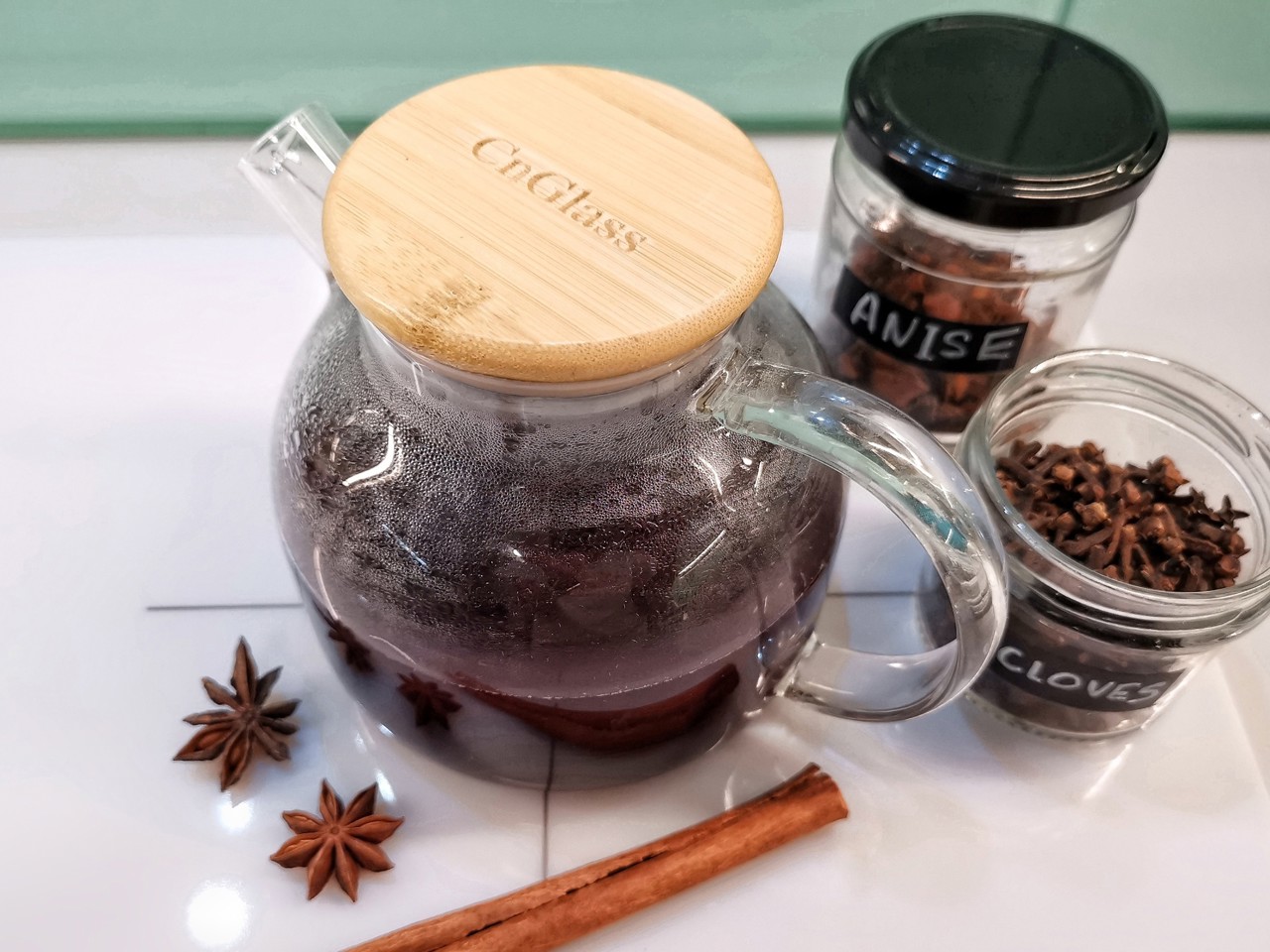 Mulled Wine with Apples and Oranges