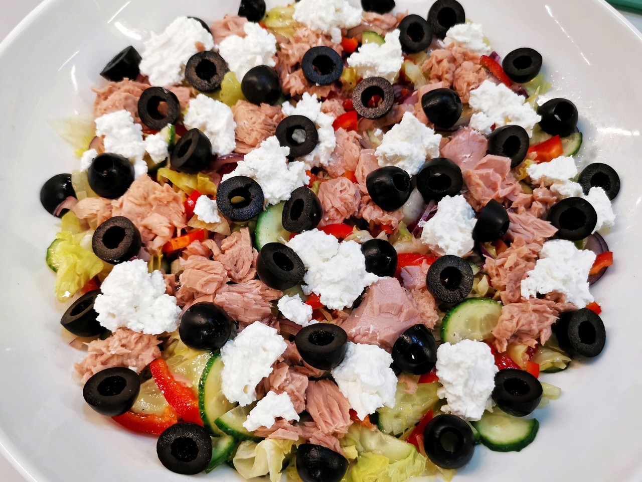 Greek Salad with Tuna