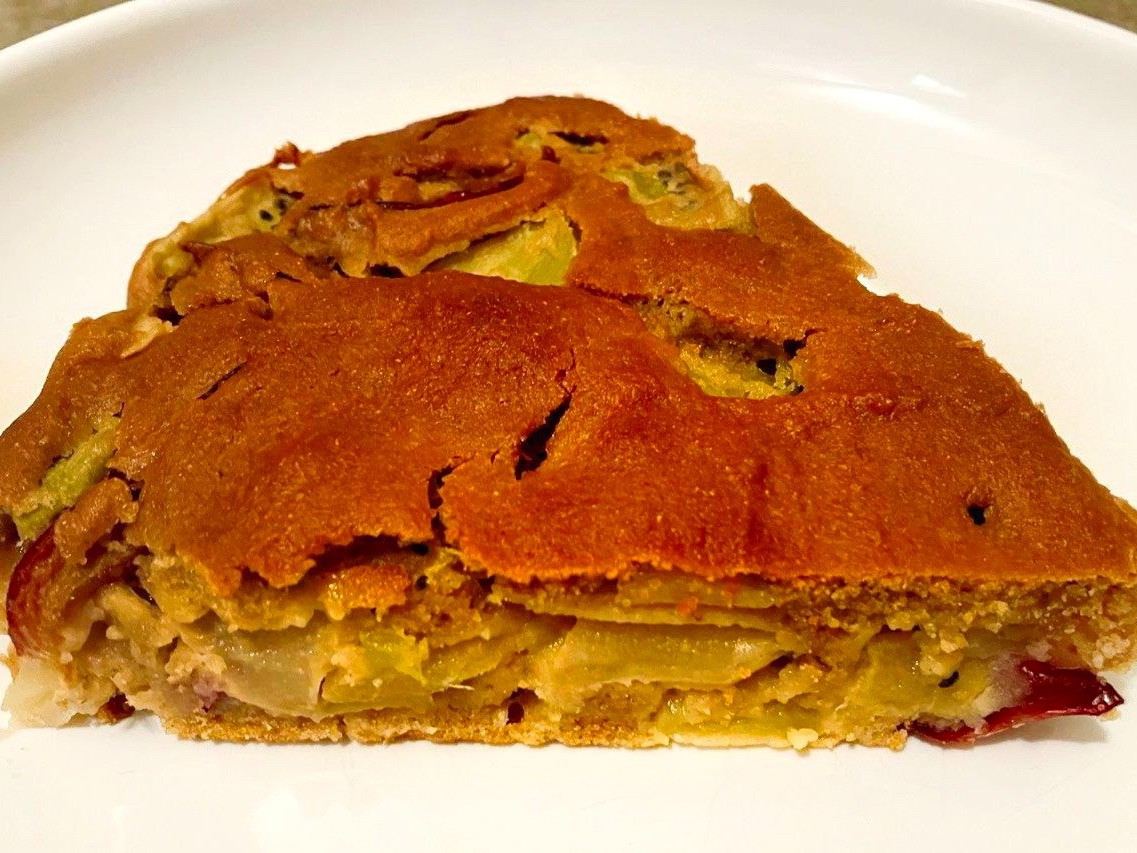 Buckwheat Pie with Kiwi and Plums