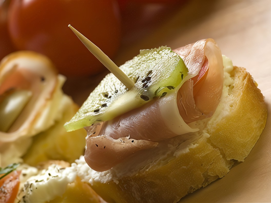 Crisps with Kiwi and Ham