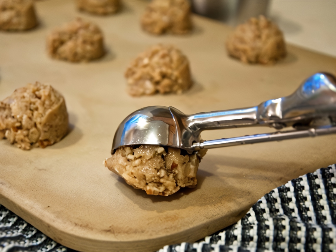Crispy Easter Cookies with Pecan Nuts (Gluten-Free)