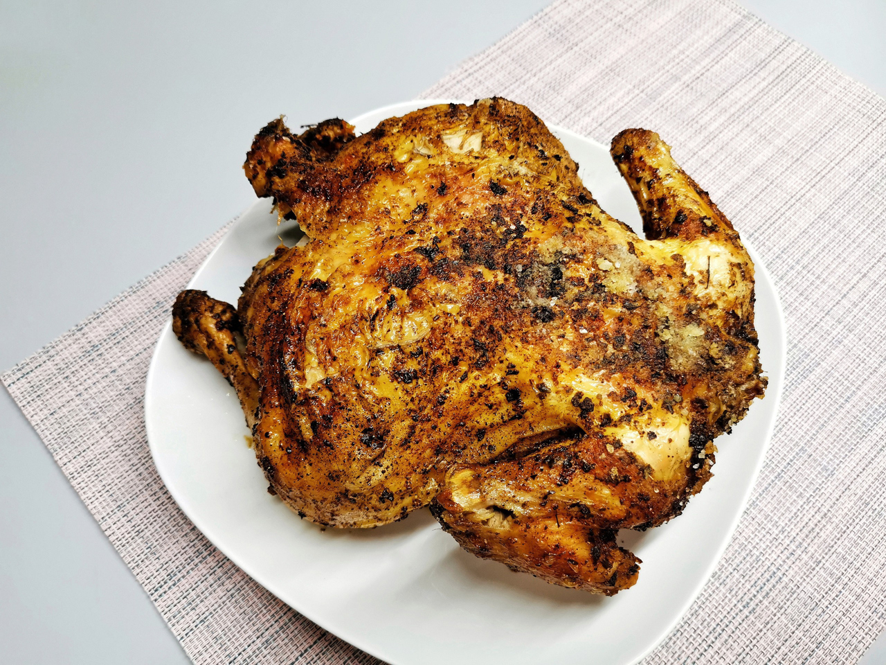 Crispy Chicken on Salt with Garlic-Sour Cream Sauce