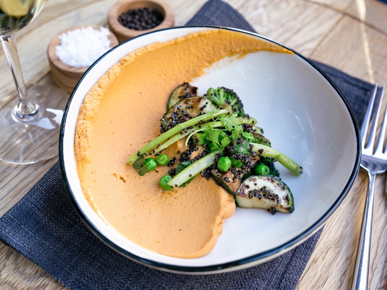 Hummus with Peas and Roasted Bell Peppers