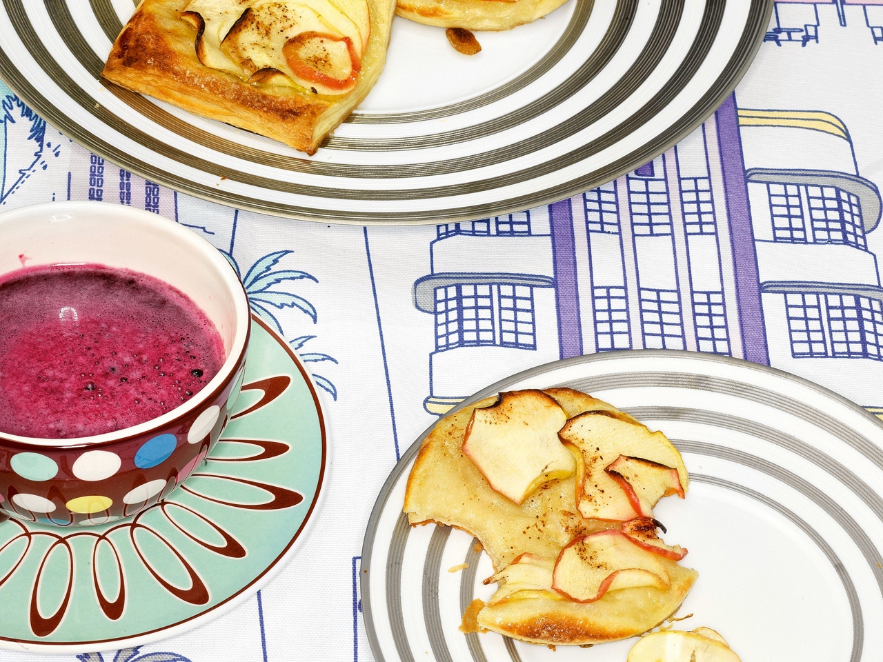 Apple Puff Pastries with Raisins