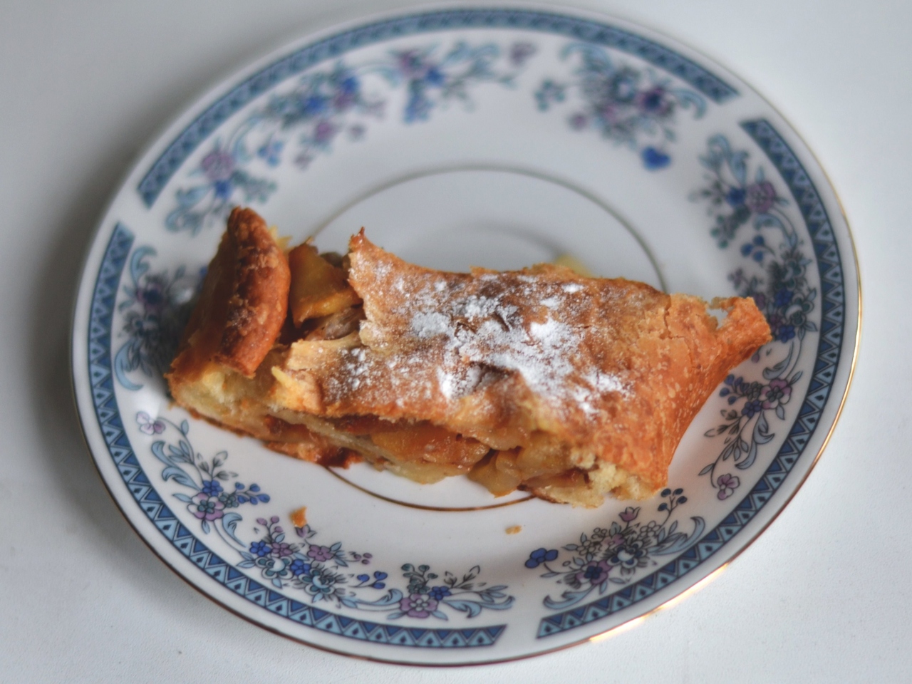 Apple Strudel with Raisins and Cinnamon