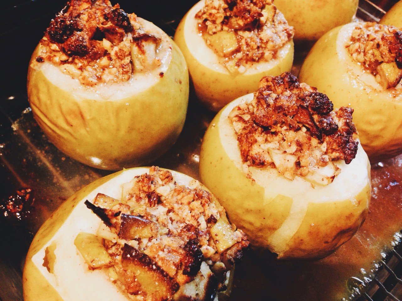 Baked Apples with Walnuts and Honey