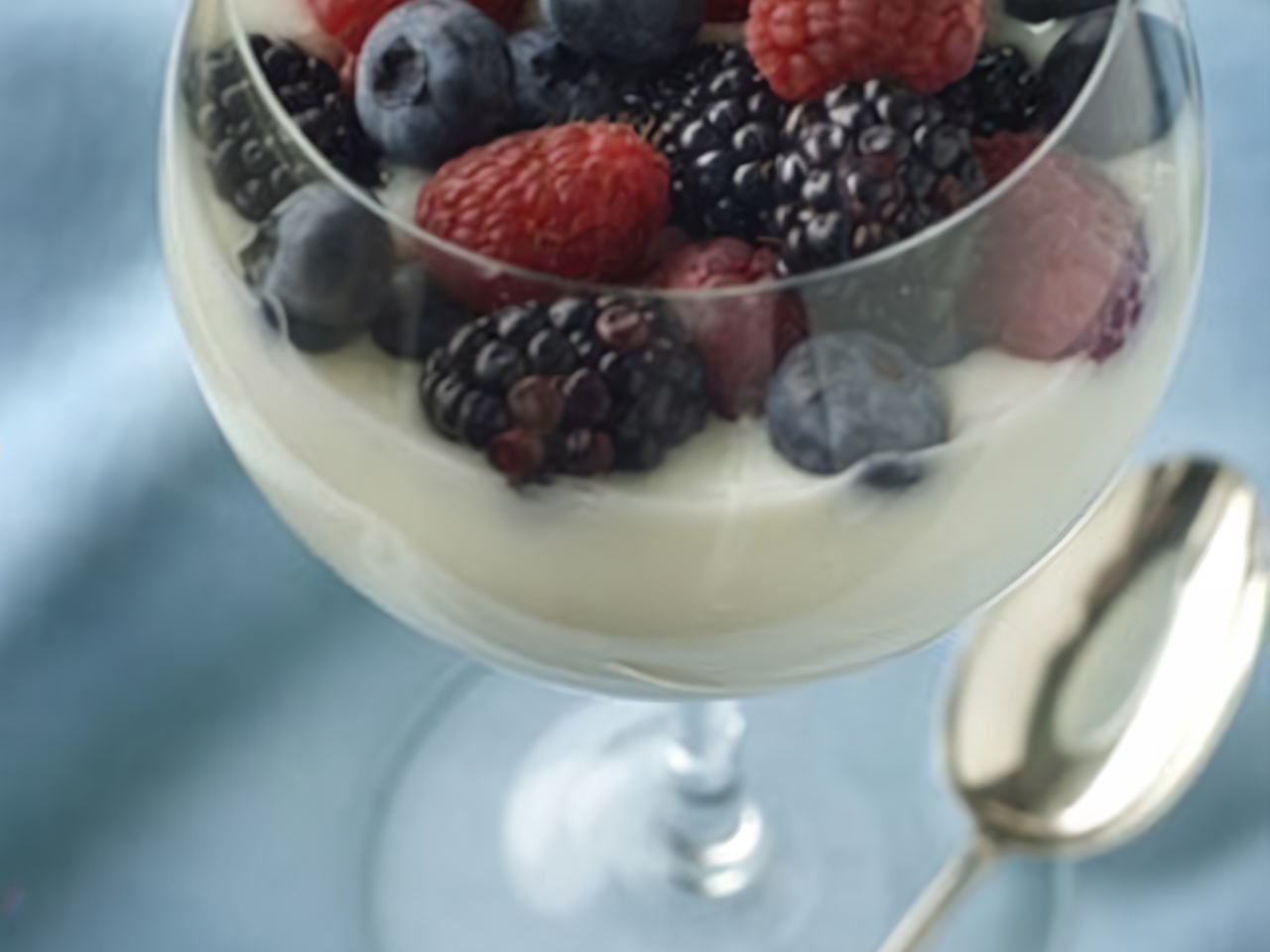 Berries with Lemon-Honey Sauce