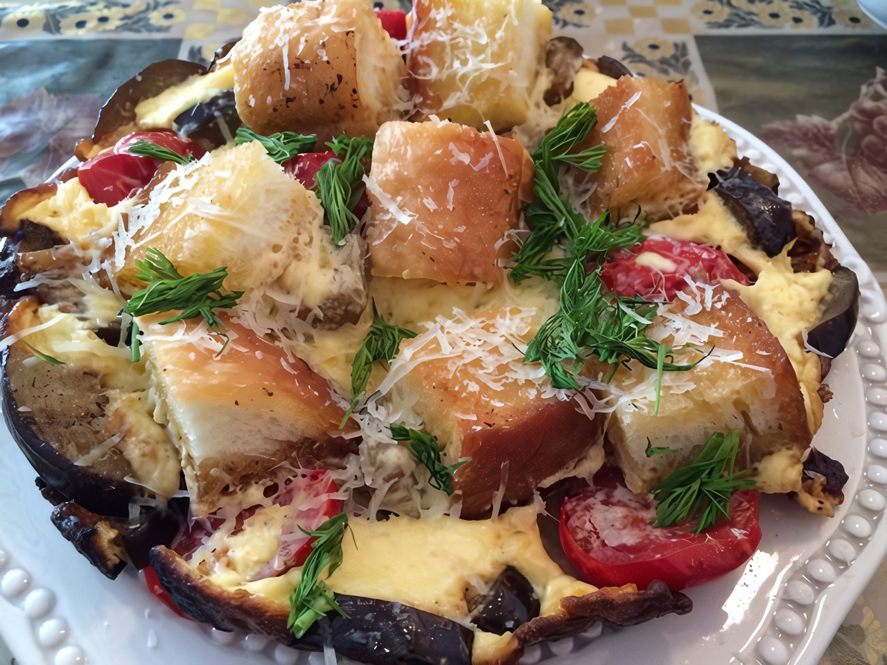 Eggs with Eggplants and White Bread