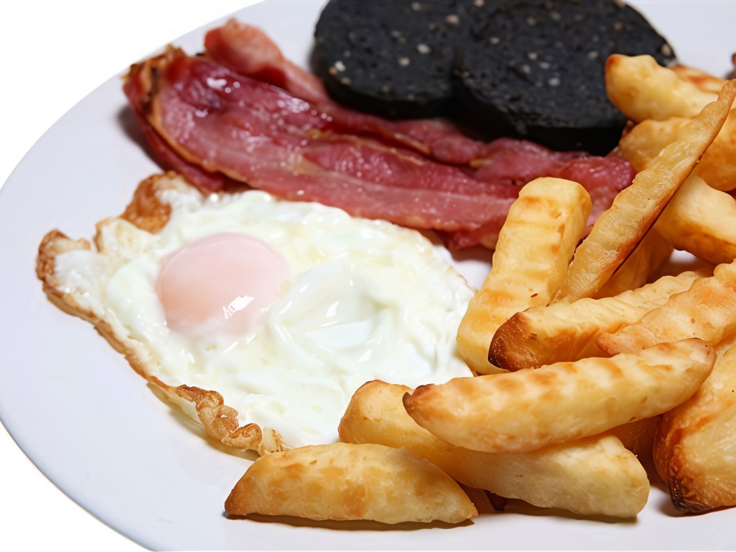 Eggs with Potato Straws and Bacon