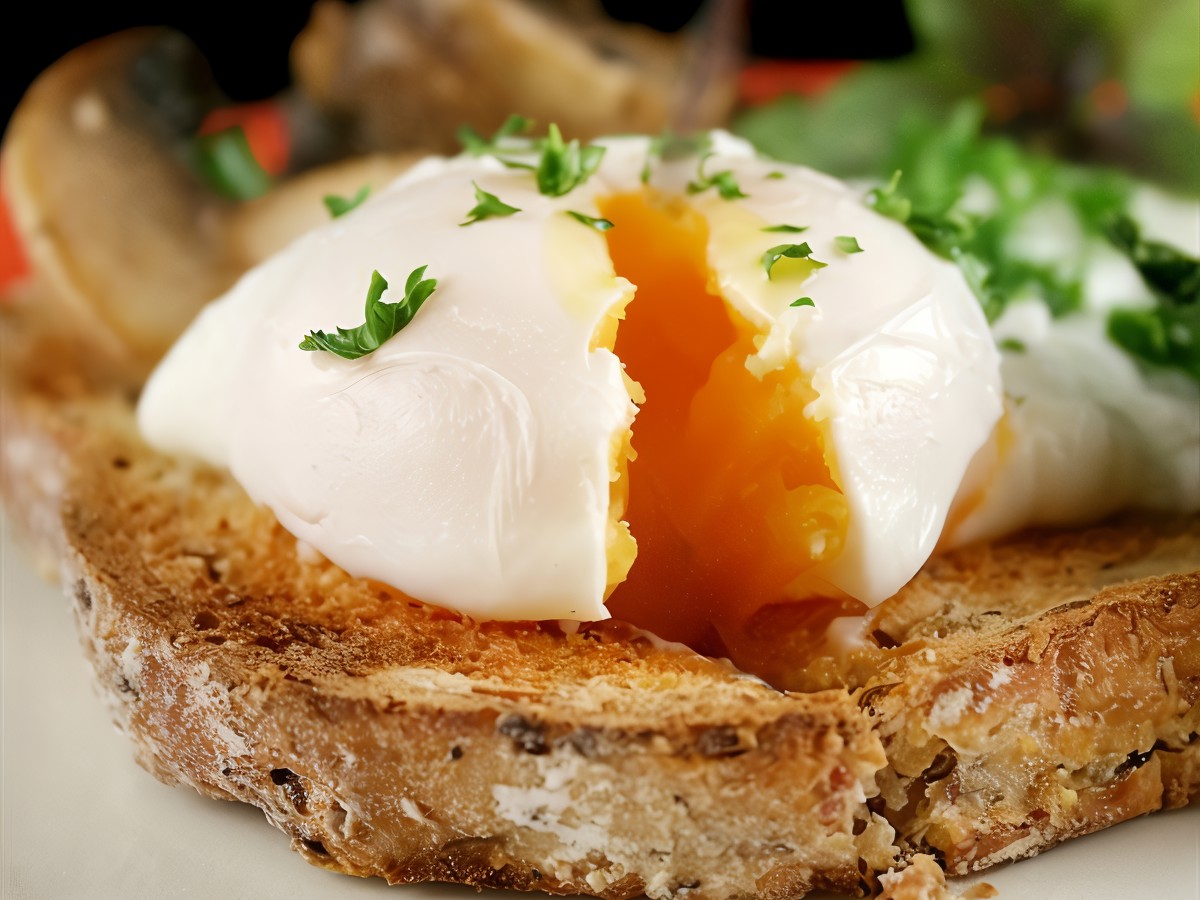 Poached Eggs with Mushrooms