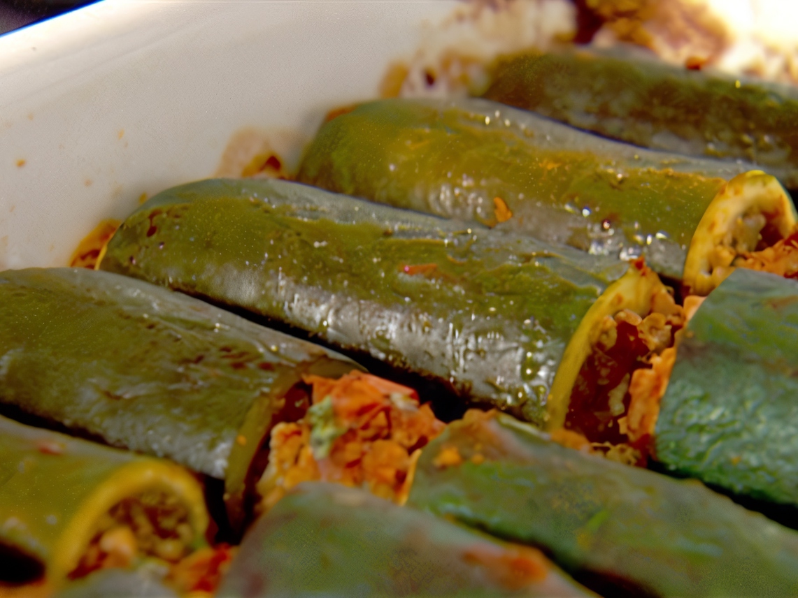 Zucchini Stuffed with Beef and Bulgur