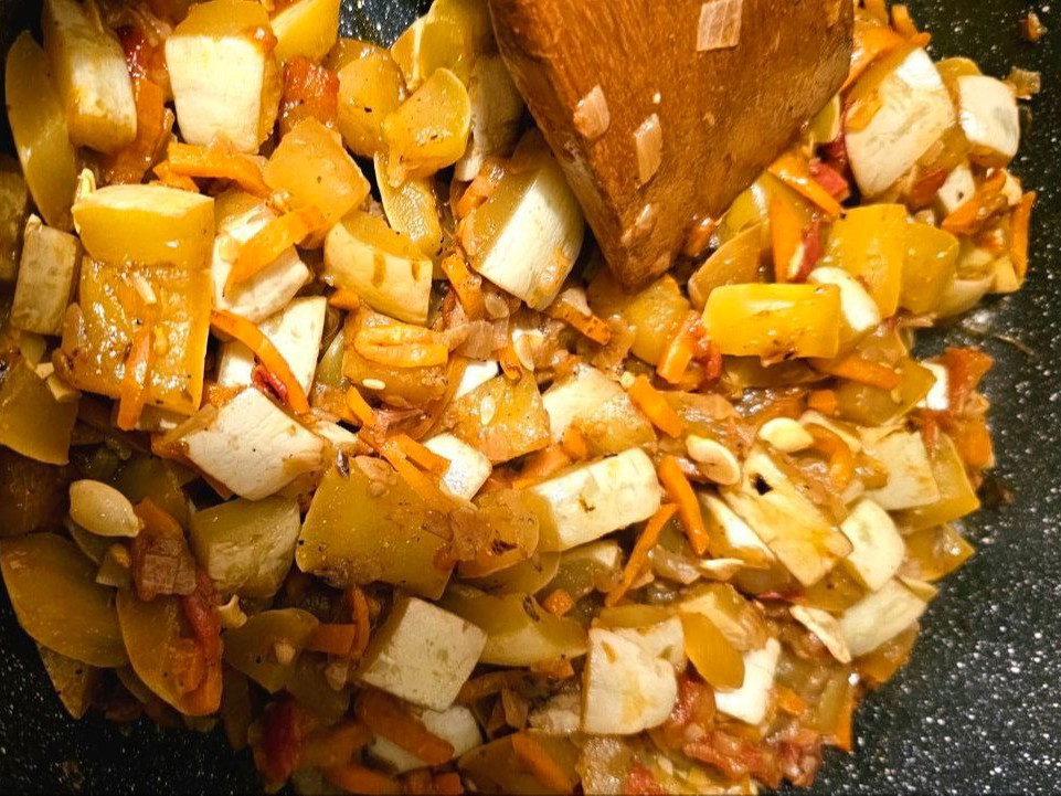 Zucchini Stewed with Vegetables