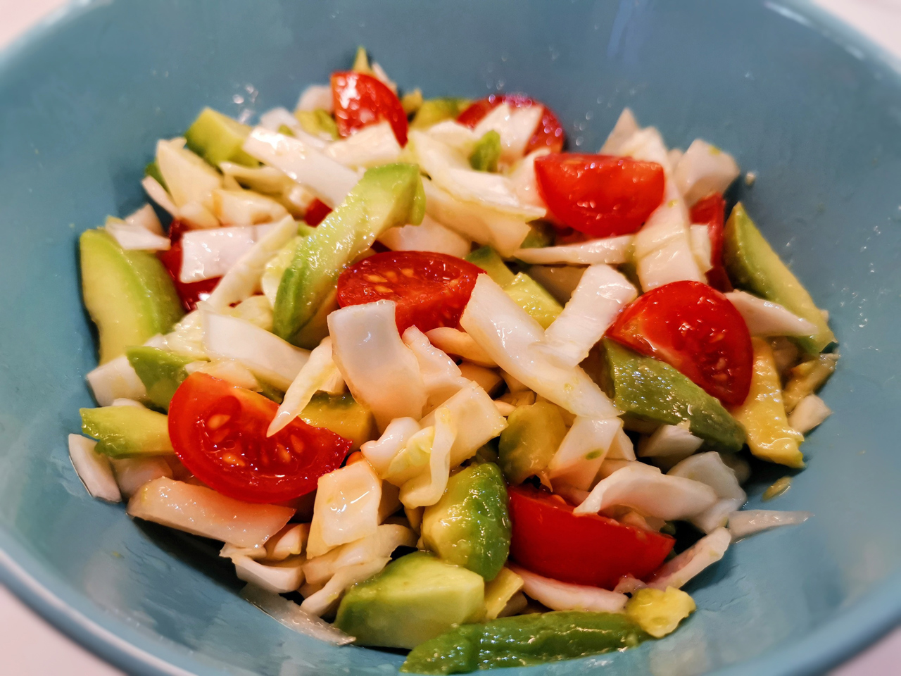 Cabbage Salad with Tomatoes and Avocado