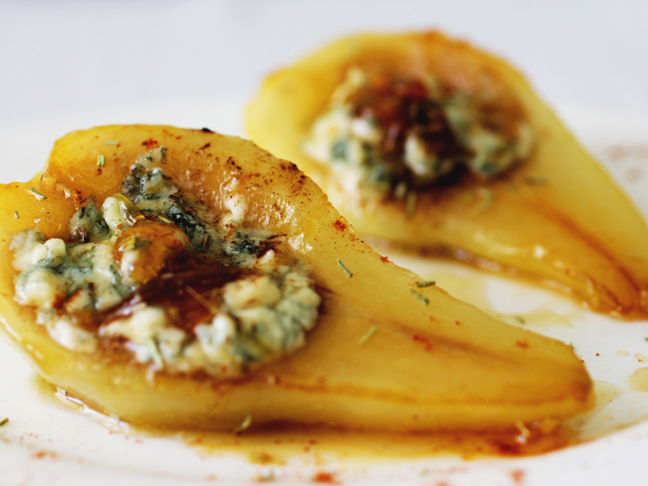 Caramelized Pears with Cheese