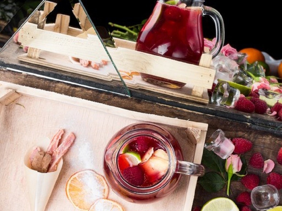 Hibiscus Tea with Raspberries and Ginger