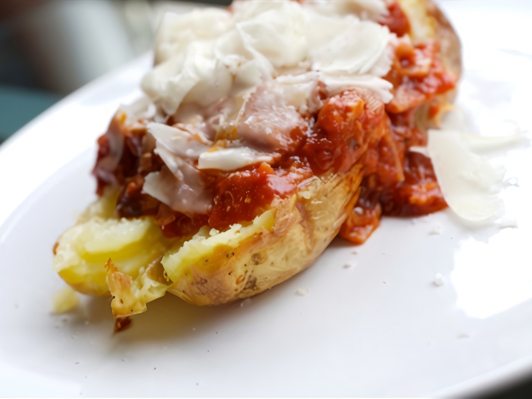 Baked Potatoes in Their Skins with Sauce