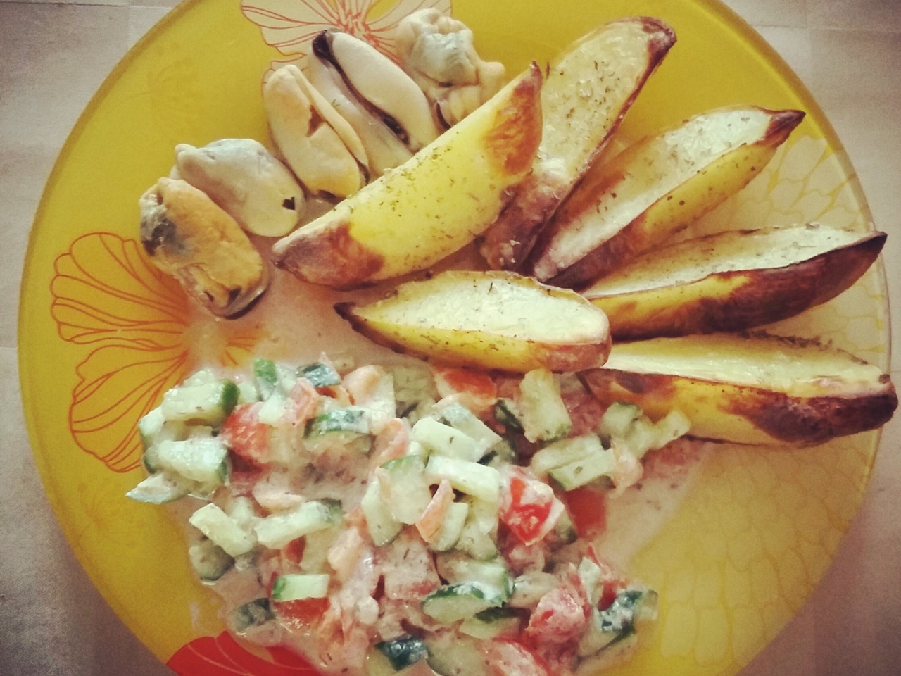 Rustic Potatoes with Cheese Sauce