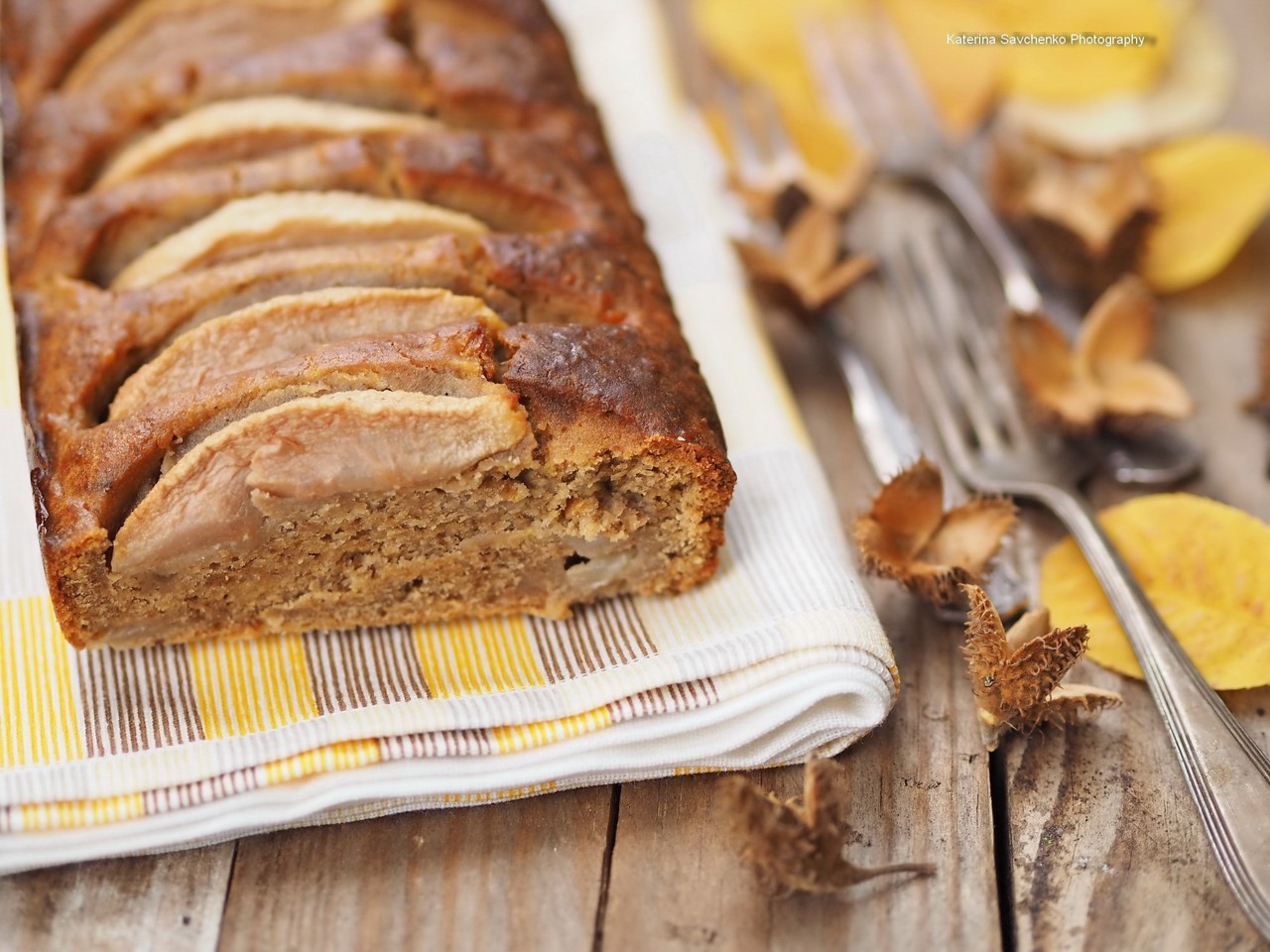 Pear and Walnut Cake